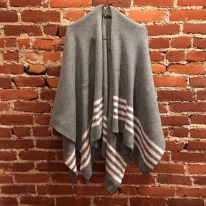 Ivanka Trump - Poncho/Cape